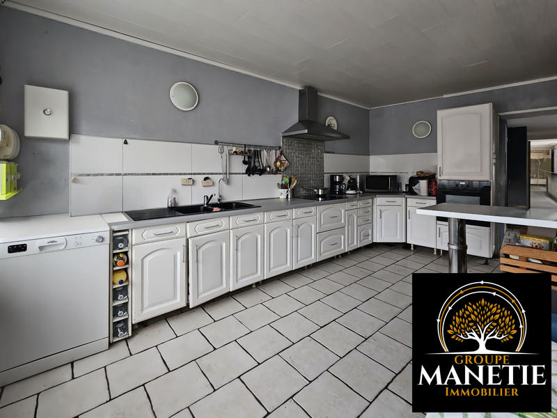 Maison - 182 m² - 7 pièces