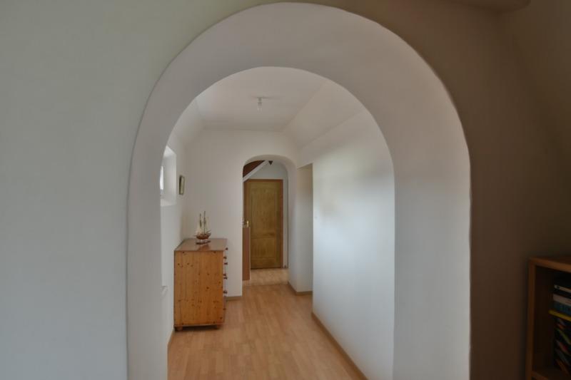 Maison - 270 m² - 9 pièces