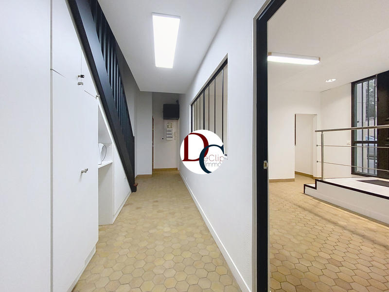 Bureau - 131 m² - 8 pièces