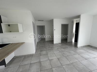 Maison traditionnelle - 87 m² - 4 pièces