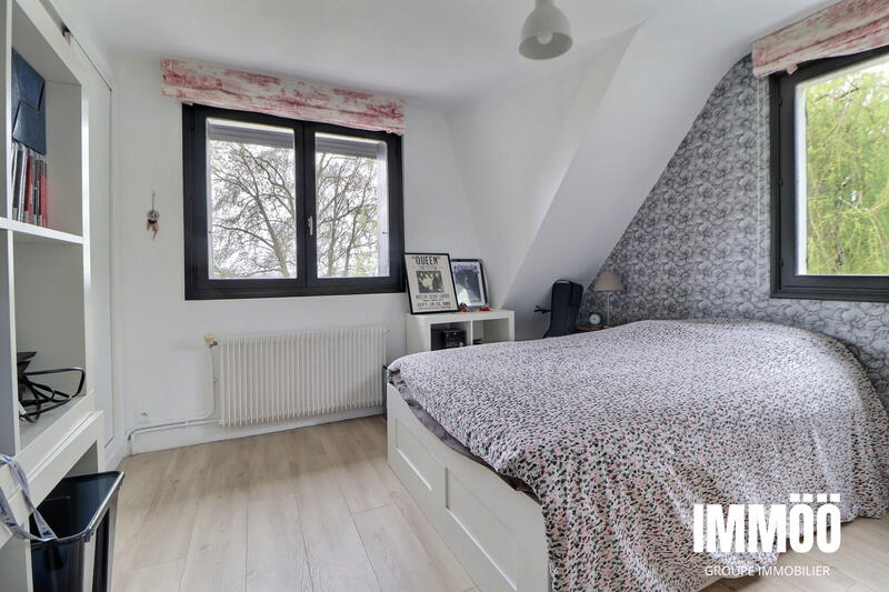 Maison - 213 m² - 7 pièces