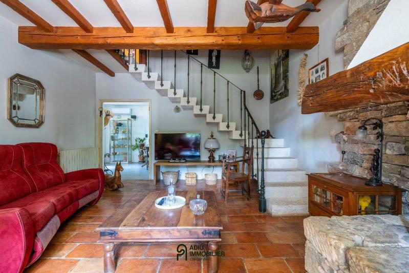 Maison - 210 m² - 6 pièces