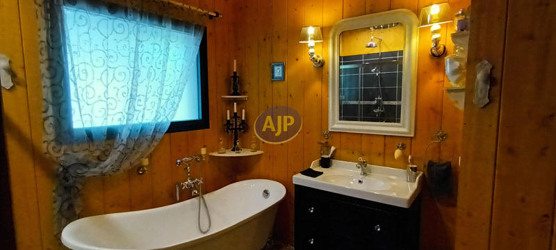 Villa - 200 m² - 7 pièces