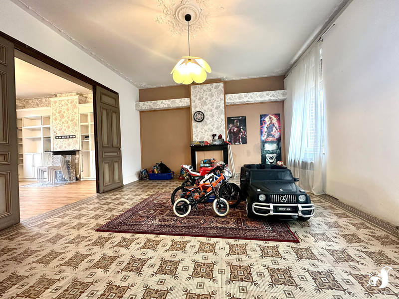 Maison - 182 m² - 7 pièces