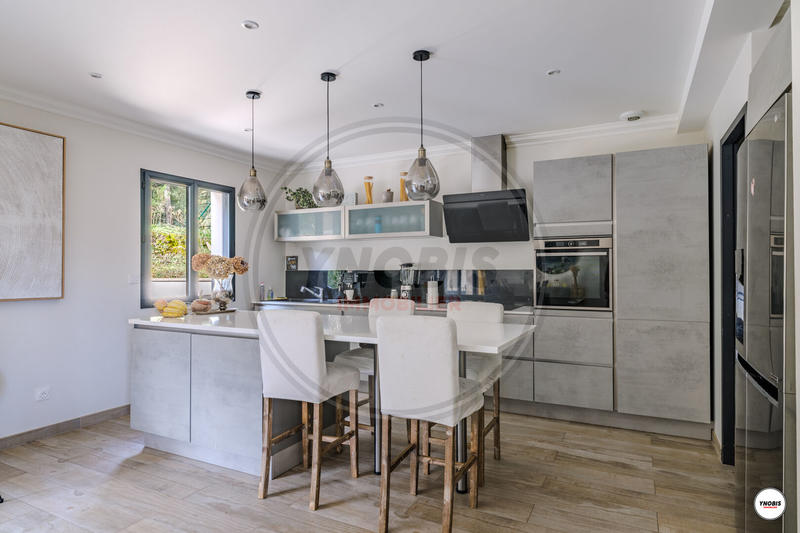 Maison - 134 m² - 5 pièces