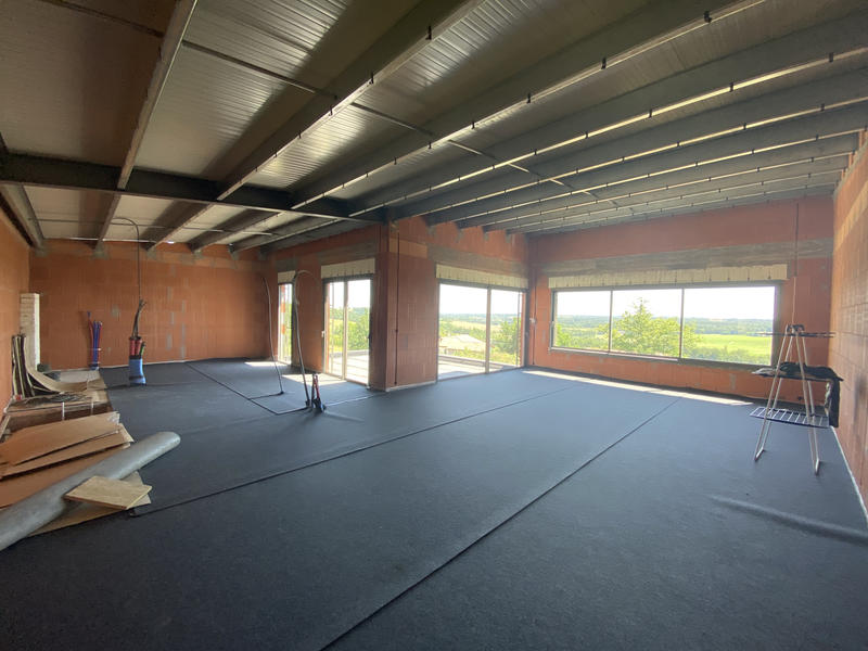 Maison - 360 m² - 5 pièces