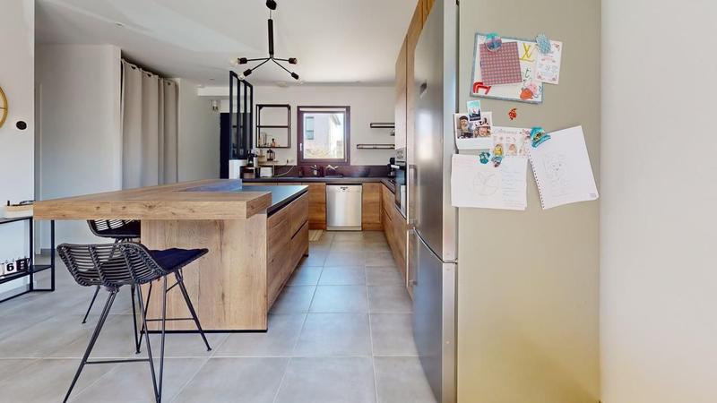 Maison - 95 m² - 4 pièces