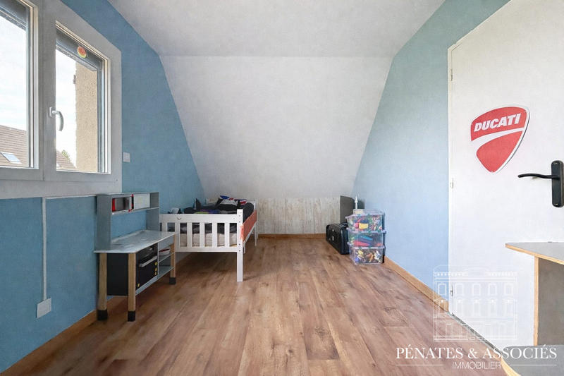 Maison - 97 m² - 5 pièces