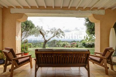 Maison - 355 m² - 10 pièces