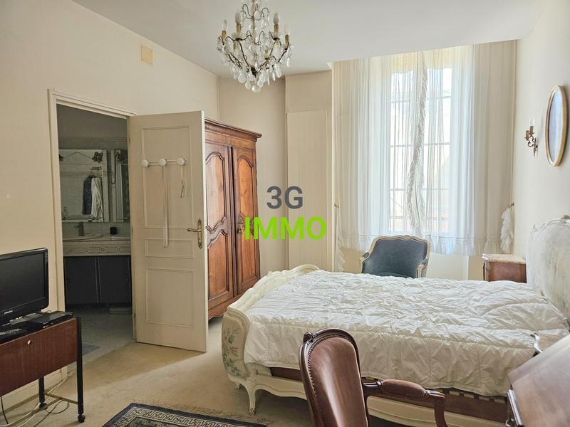 Appartement - 192 m² - 5 pièces