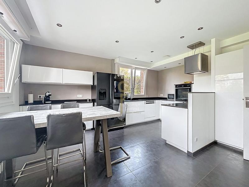 Maison - 163 m² - 6 pièces