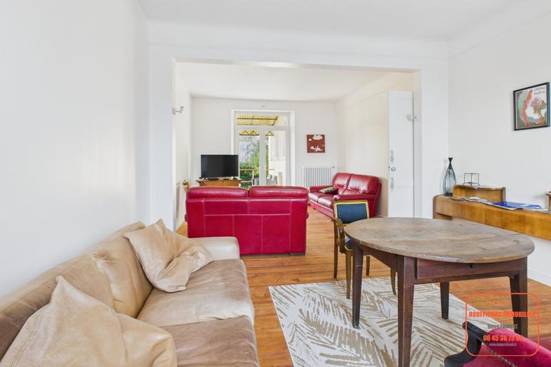 Maison - 204 m² - 6 pièces