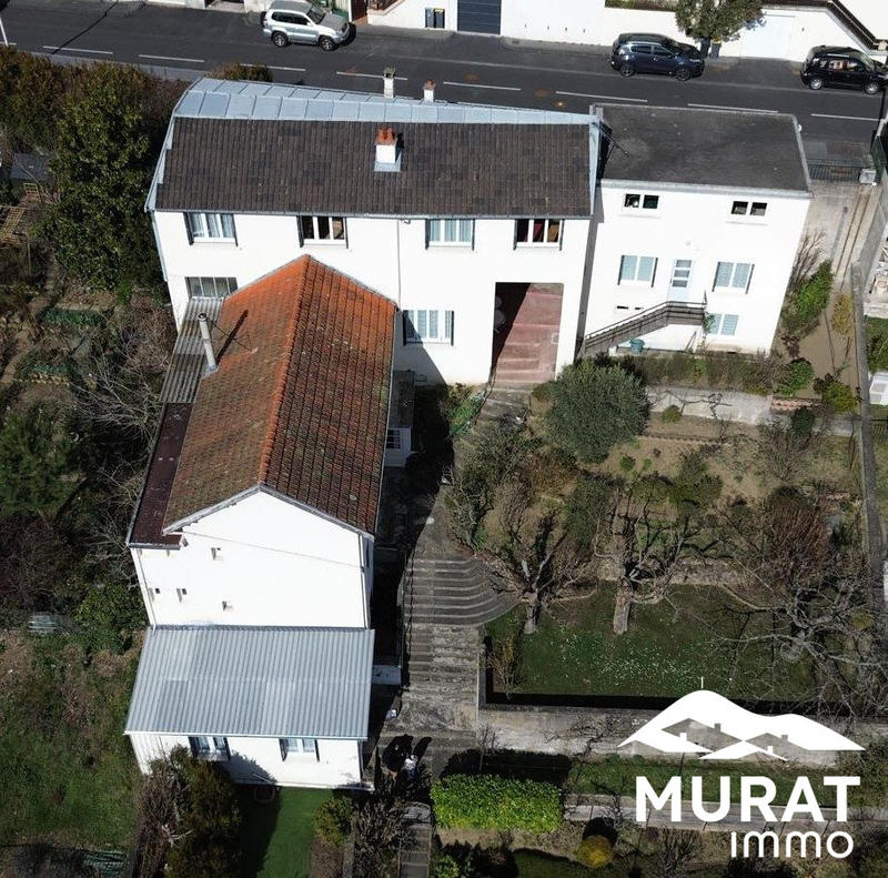 Maison - 319 m² - 20 pièces