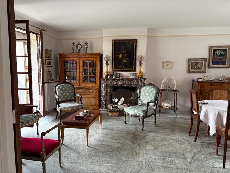 Maison - 213 m² - 5 pièces