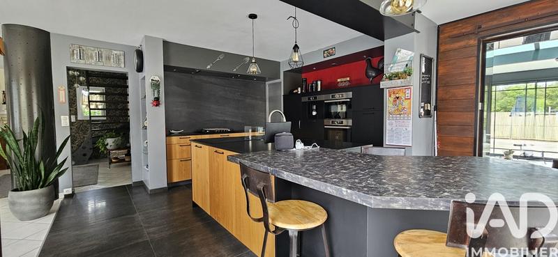 Maison - 188 m² - 8 pièces