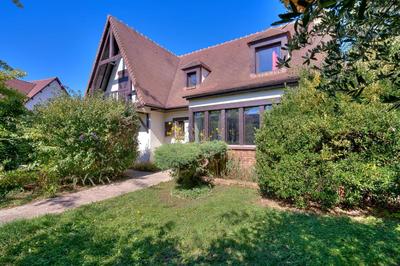 Maison - 210 m² - 8 pièces