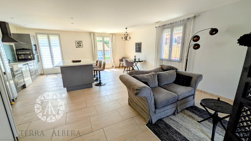 Villa - 145 m² - 6 pièces