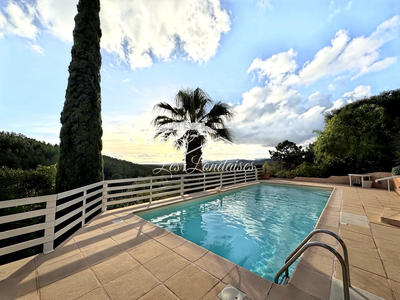 Maison - 229 m² - 11 pièces