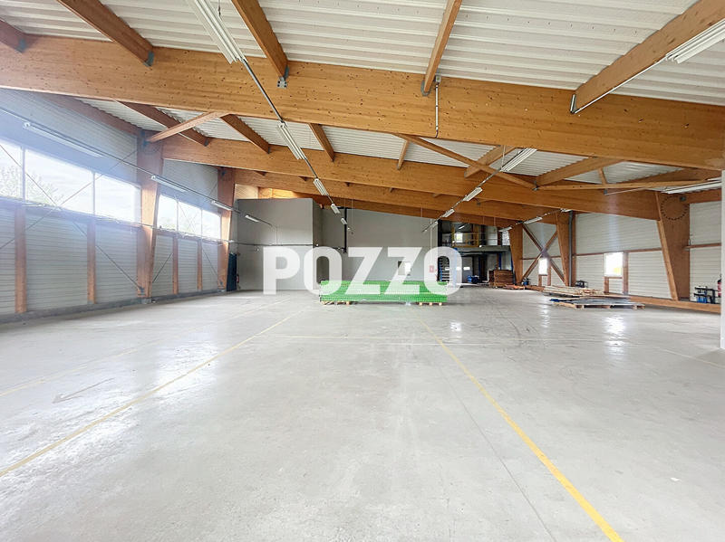 Local d'activité / Entrepôt - 798 m² - 9 pièces