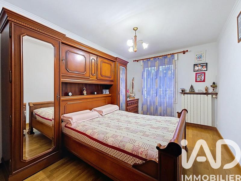 Maison - 213 m² - 8 pièces