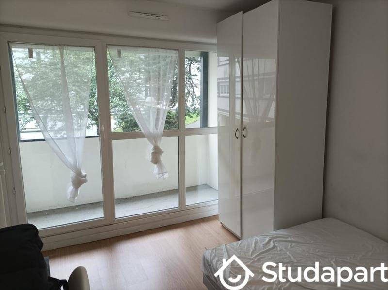 Chambre - 11 m² - 1 pièce