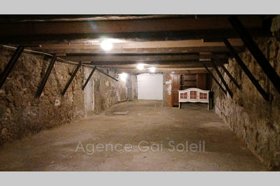 Parking / Garage - 108 m²