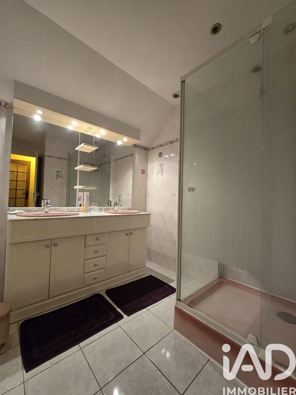 Maison - 200 m² - 8 pièces