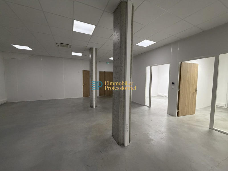 Bureau - 135 m² - 5 pièces