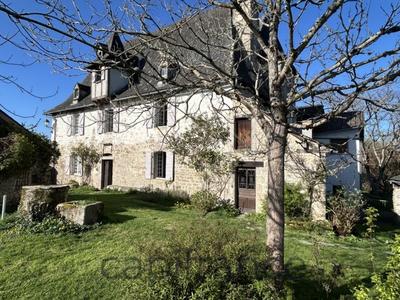 Manoir - 236 m² - 7 pièces