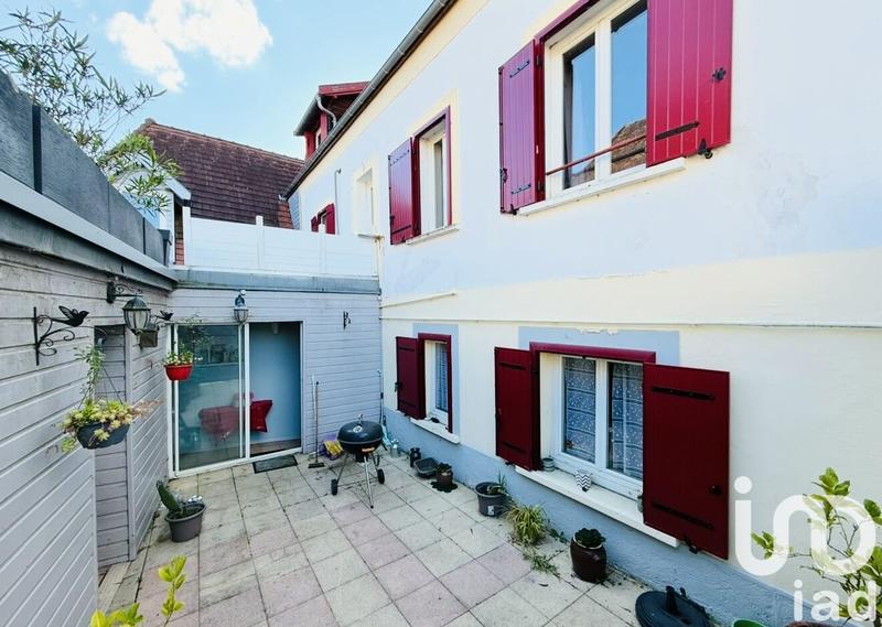 Maison - 270 m² - 11 pièces