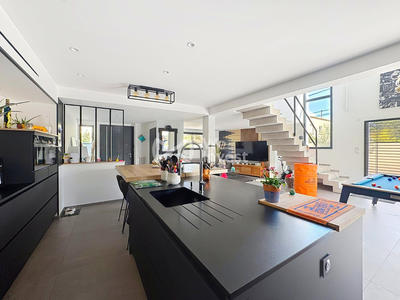 Villa - 140 m² - 5 pièces