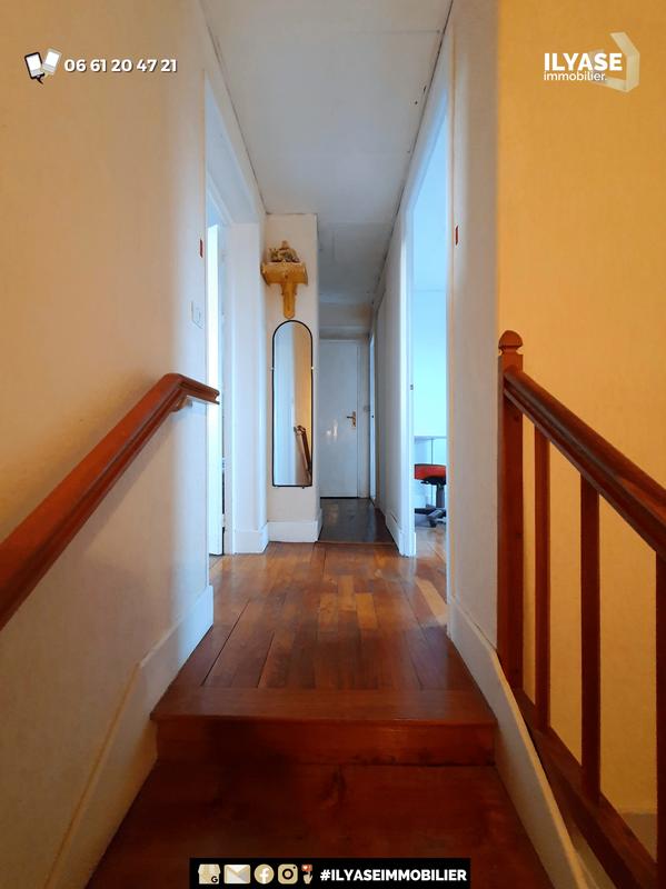 Maison - 240 m² - 8 pièces