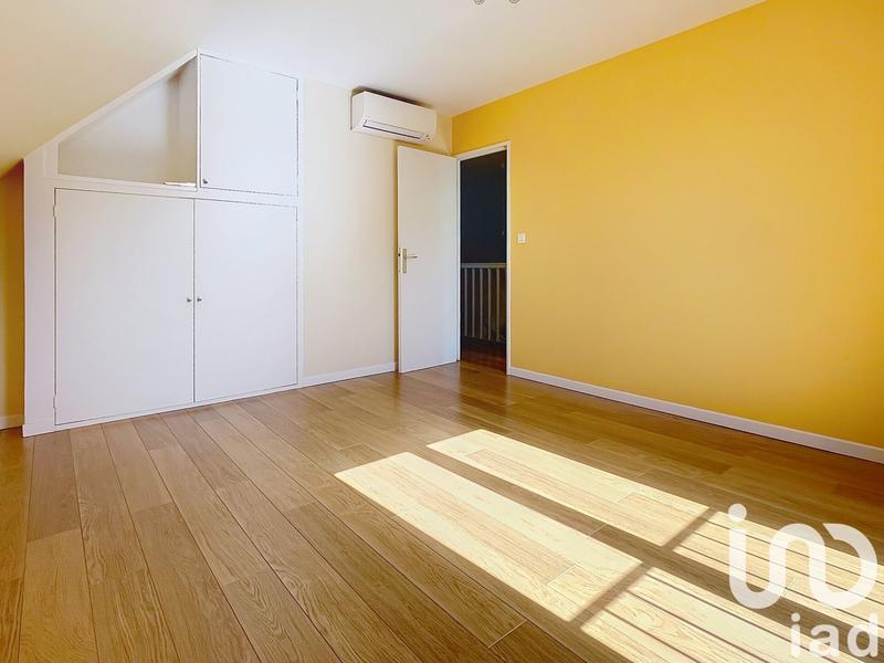 Maison - 210 m² - 7 pièces