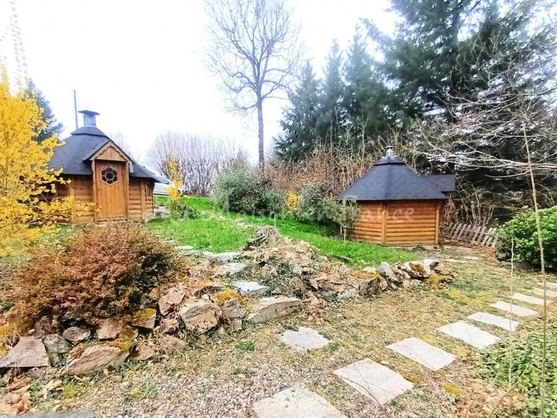 Maison chambre d'hôtes - 240 m² - 8 pièces