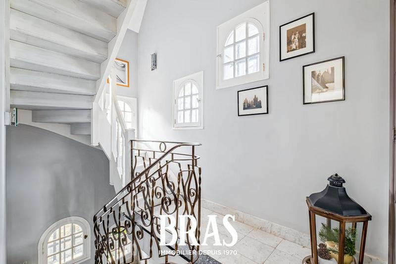 Maison - 200 m² - 8 pièces