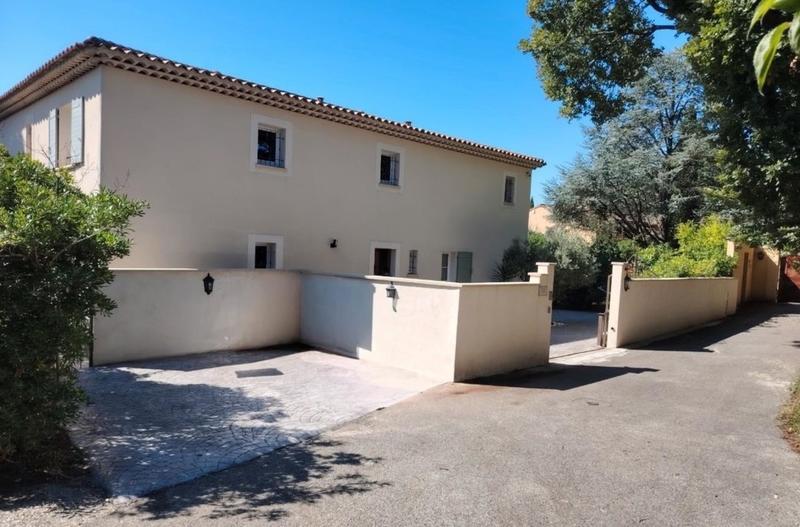 Villa - 217 m² - 7 pièces