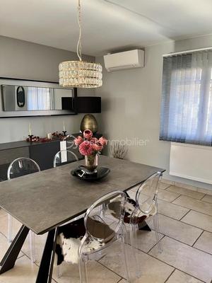 Maison - 170 m² - 8 pièces