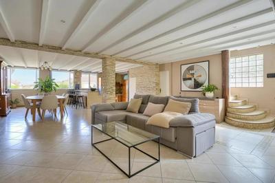 Maison - 280 m² - 14 pièces