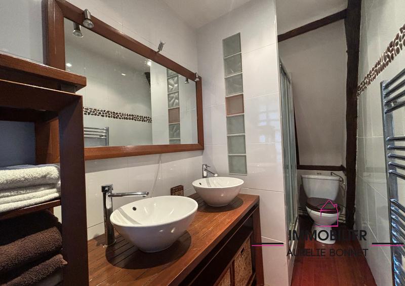 Maison ancienne - 360 m² - 15 pièces