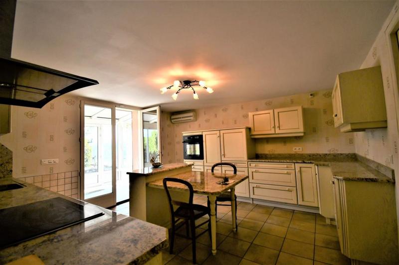 Propriété - 287 m² - 8 pièces