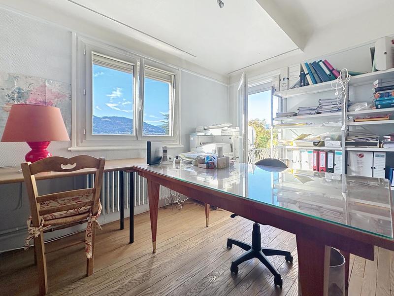 Maison - 297 m² - 11 pièces