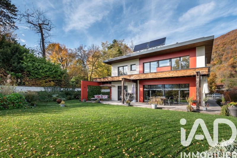 Maison - 156 m² - 8 pièces