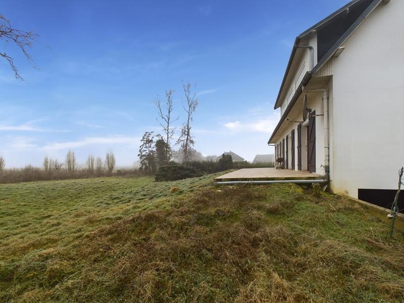 Maison - 245 m² - 9 pièces