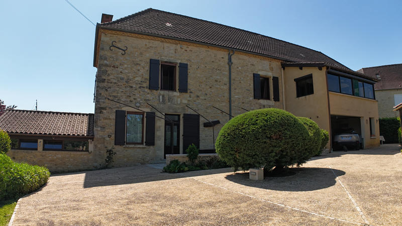 Maison - 199 m² - 10 pièces