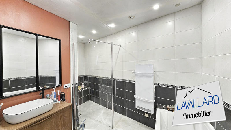 Maison traditionnelle - 145 m² - 6 pièces