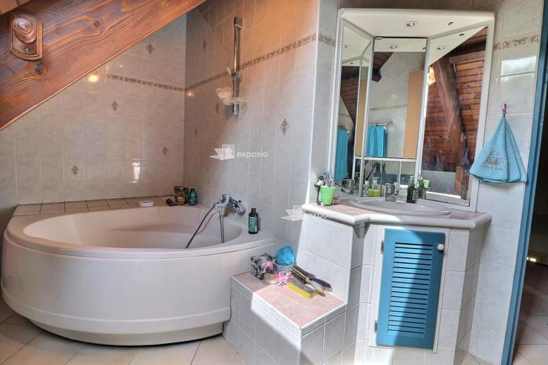 Maison - 171 m² - 9 pièces