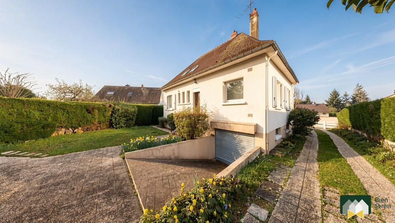 Maison - 95 m² - 5 pièces