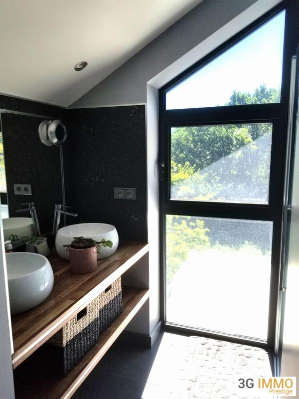 Maison - 279 m² - 11 pièces