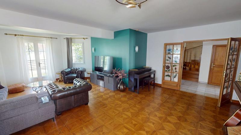 Maison - 180 m² - 6 pièces