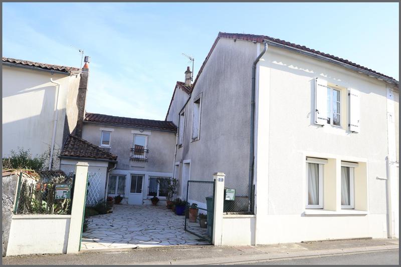 Maison - 182 m² - 9 pièces